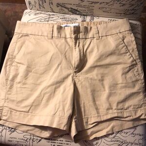 Old Navy Everyday Mid-Rise Short